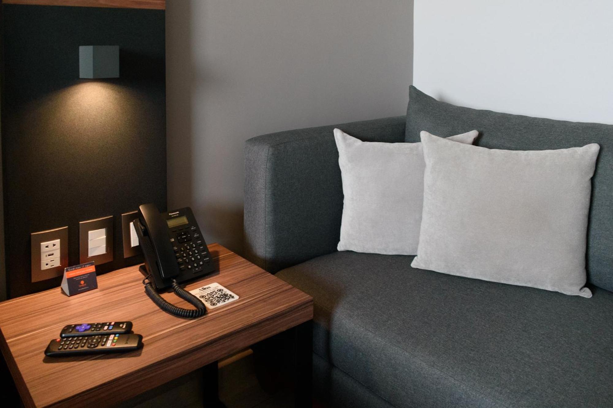 Bedford Hotel Jurica Екстер'єр фото