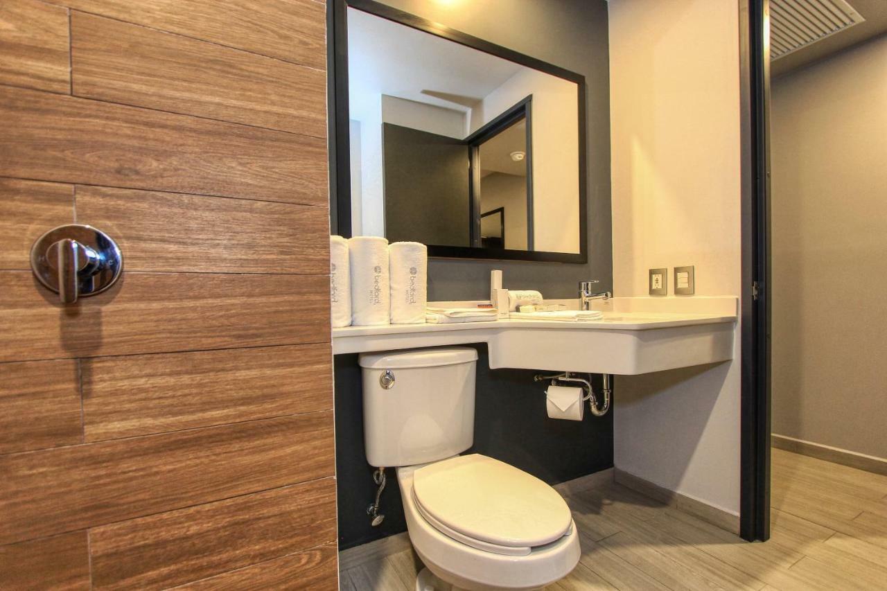 Bedford Hotel Jurica Екстер'єр фото
